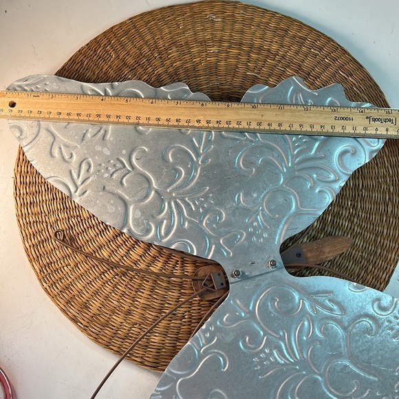 Beautiful Colorful Farmhouse Metal Butterfly Decor - Picture 9 of 10